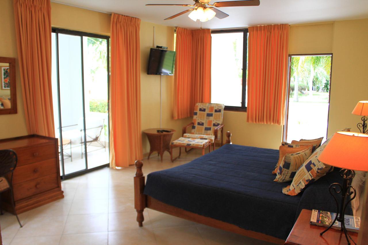 Moulin Sur Mer Beach Resort Монтруи Экстерьер фото