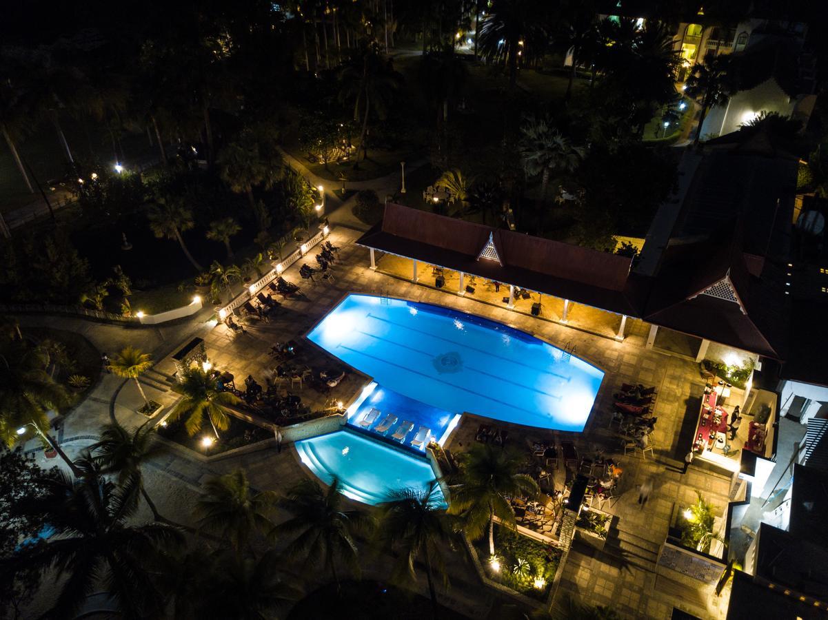 Moulin Sur Mer Beach Resort Монтруи Экстерьер фото